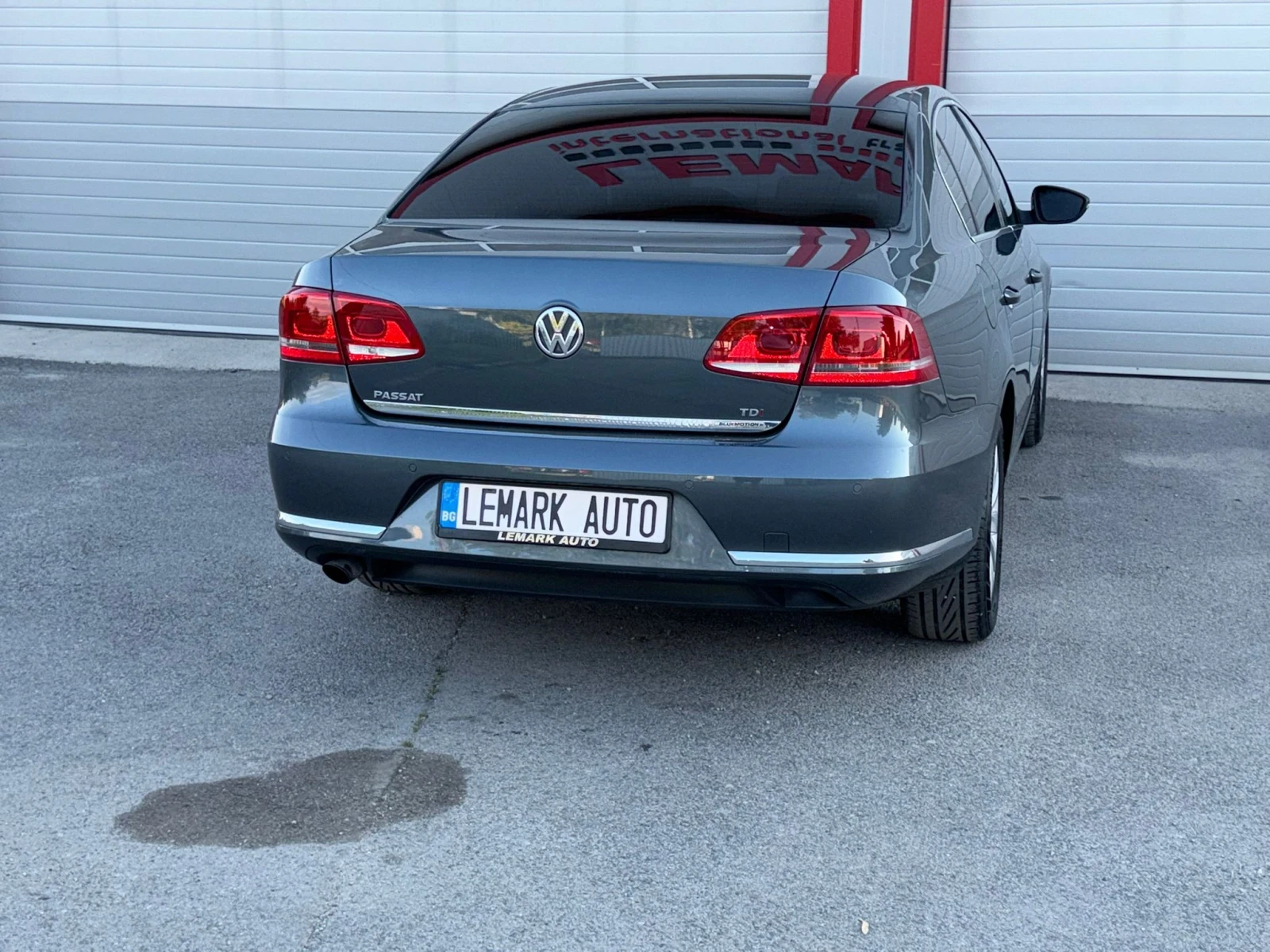 VW Passat 1.6TDI KLIMATRONIK 6-SPEED EVRO 5A ЛИЗИНГ, снимка 8 - Автомобили и джипове - 56244759