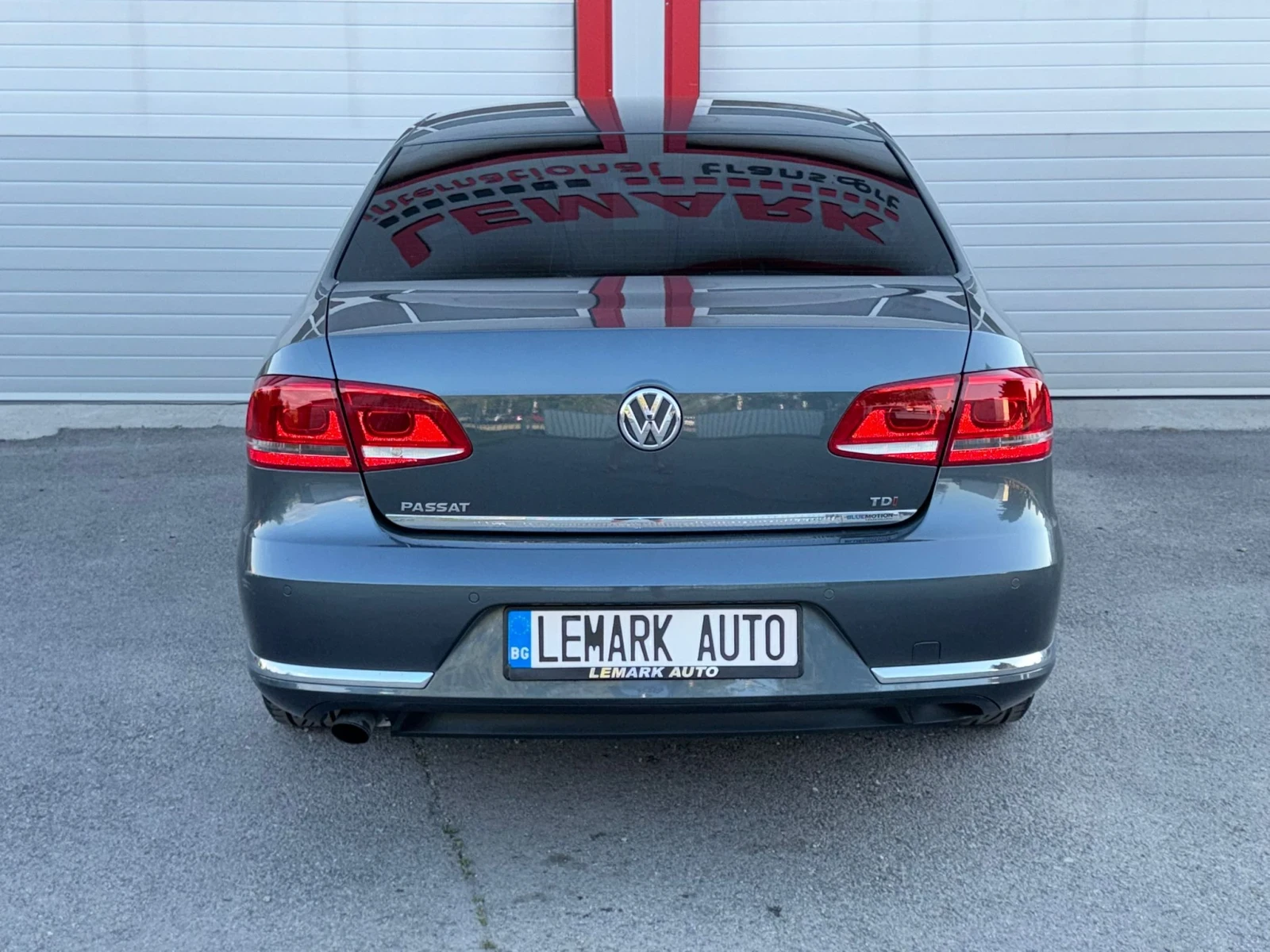 VW Passat 1.6TDI KLIMATRONIK 6-SPEED EVRO 5A ЛИЗИНГ, снимка 10 - Автомобили и джипове - 56244759
