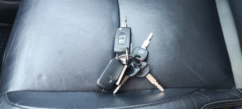 Citroen C-Crosser, снимка 16 - Автомобили и джипове - 53293299