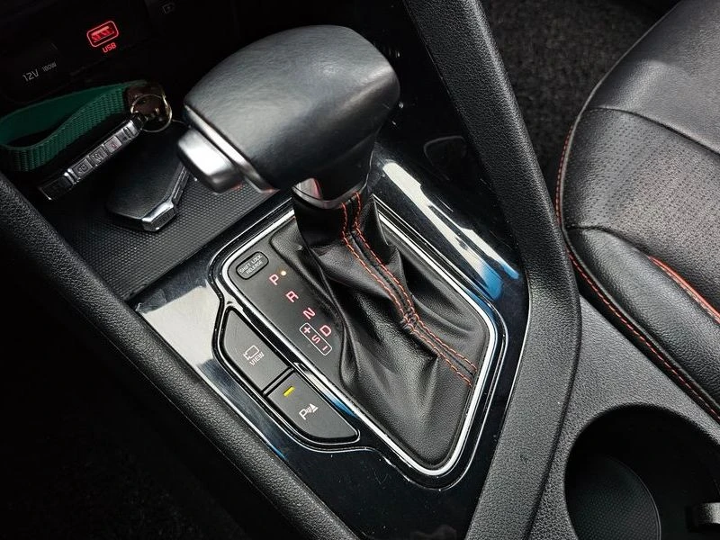 Kia Niro G4LE, снимка 8 - Автомобили и джипове - 56705177