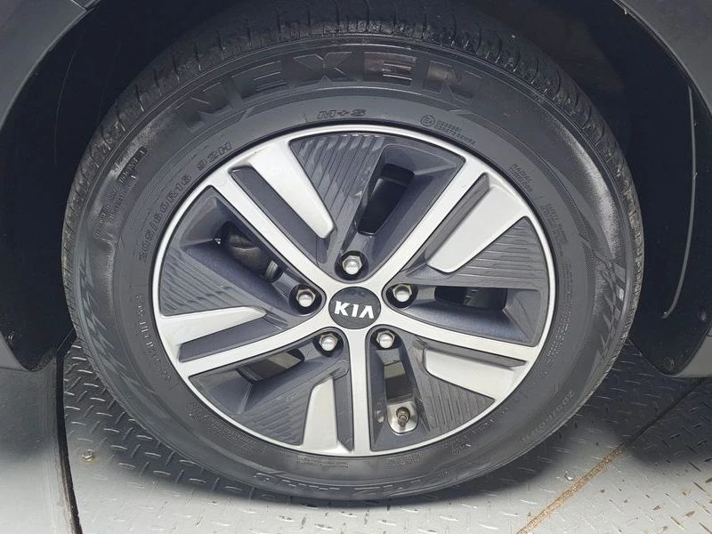 Kia Niro G4LE, снимка 4 - Автомобили и джипове - 56705177