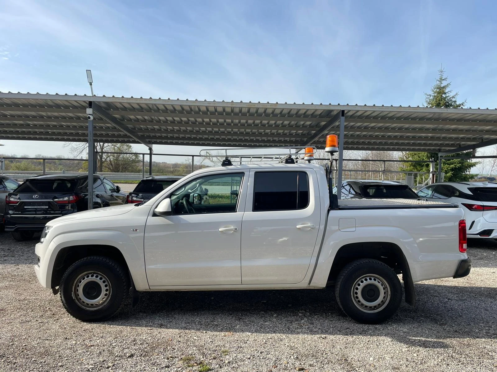 VW Amarok 2.0TDI/4x4/Специално оборудване  - изображение 8