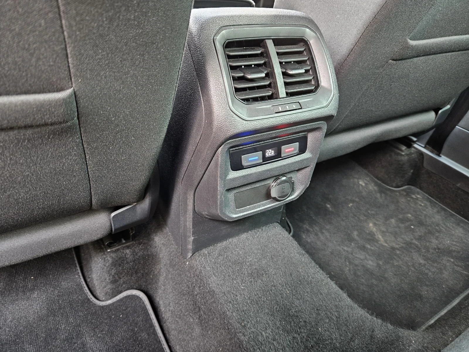 VW Tiguan 2.0TDI/122/FACE/2021/РЪЧКА/NARDO, снимка 14 - Автомобили и джипове - 53807487