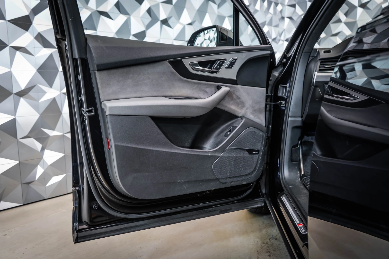 Audi Q7 S-line 3.0TDI quatt* Pano* Bose*  | Mobile.bg � ����������� 7