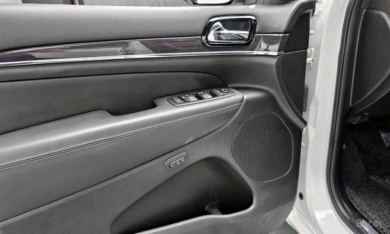 Jeep Cherokee 3.6 Overland| ���������| ���������| �����| ������� | Mobile.bg � ����������� 17