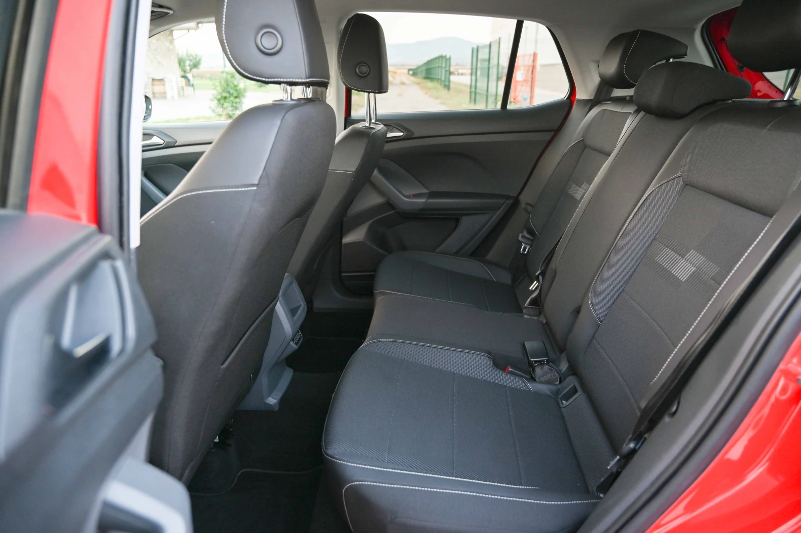 VW T-Cross 1.5TSI* Камера* АСС* IQlight* Ambient, снимка 14 - Автомобили и джипове - 55898067