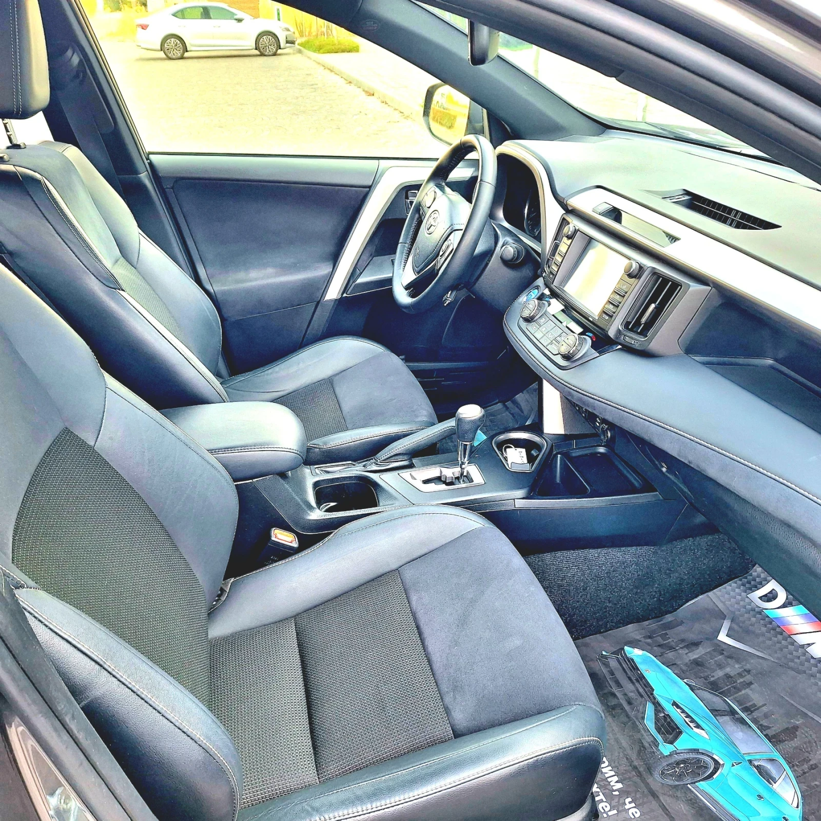 Toyota Rav4 Гаранция4х4 дистроник KYLESS кожа EXCLUSIV 2.5 хиб, снимка 14 - Автомобили и джипове - 55968863