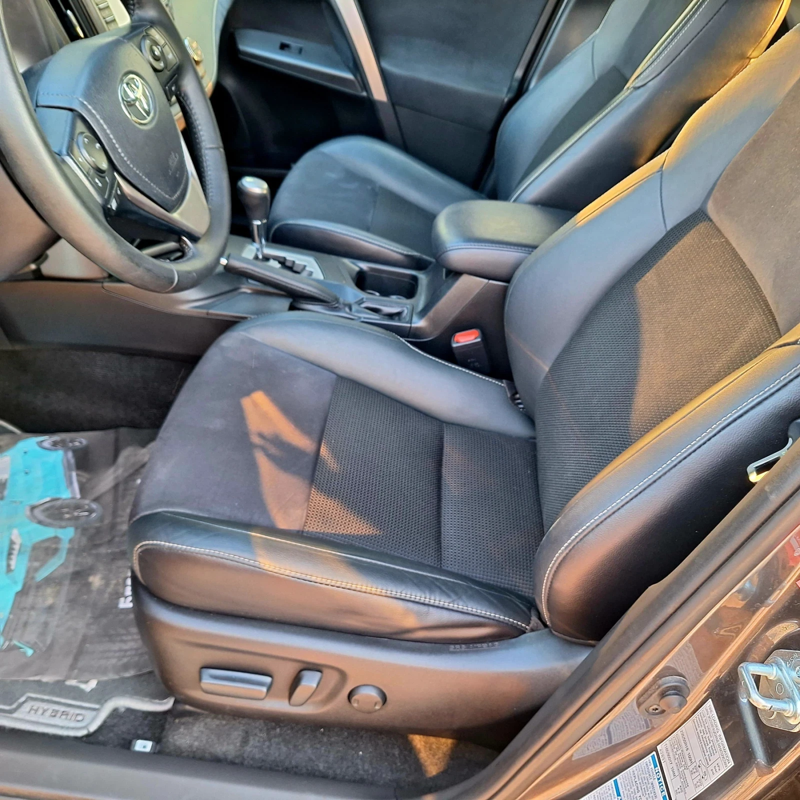 Toyota Rav4 Гаранция4х4 дистроник KYLESS кожа EXCLUSIV 2.5 хиб, снимка 10 - Автомобили и джипове - 55968863