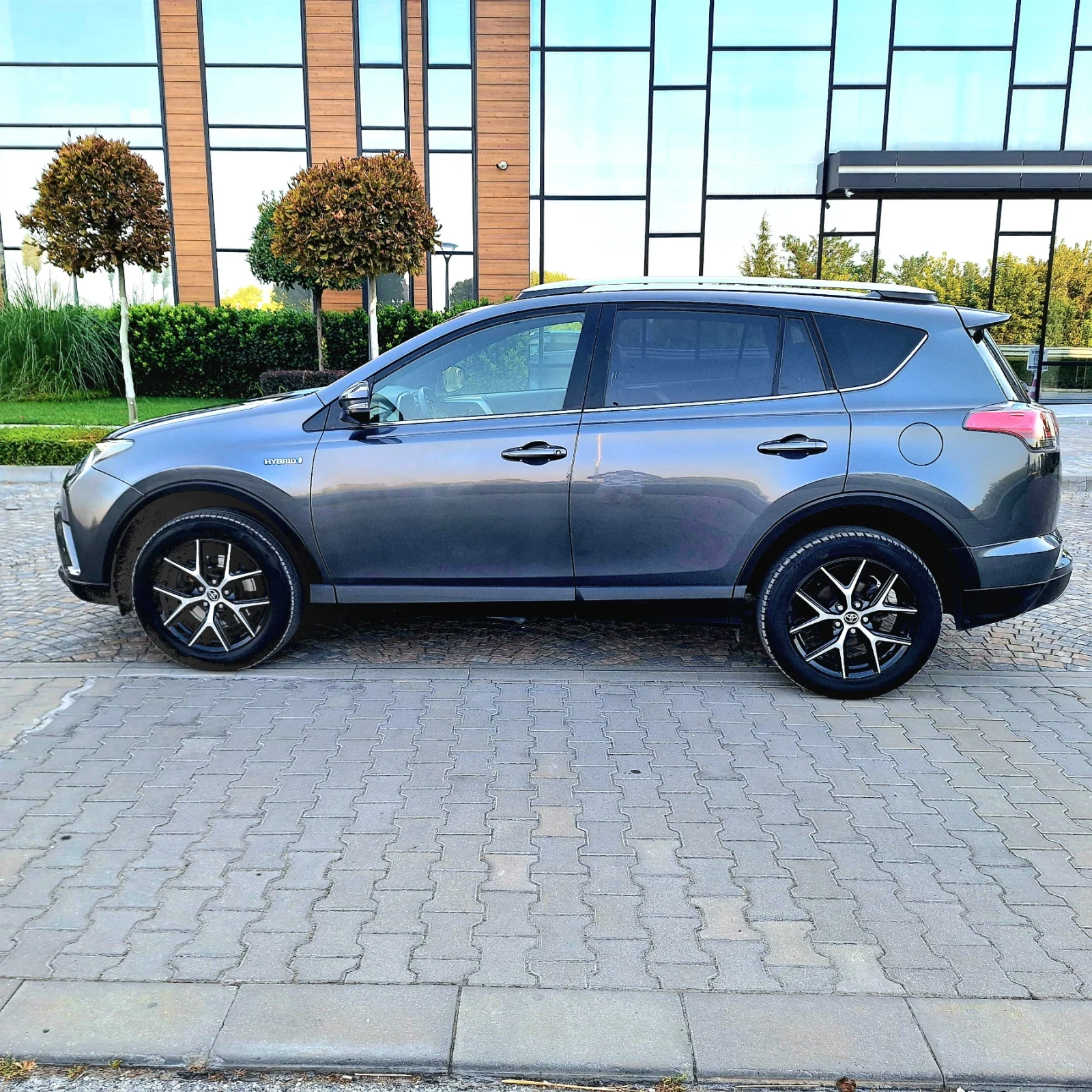 Toyota Rav4 Гаранция4х4 дистроник KYLESS кожа EXCLUSIV 2.5 хиб, снимка 3 - Автомобили и джипове - 55968863
