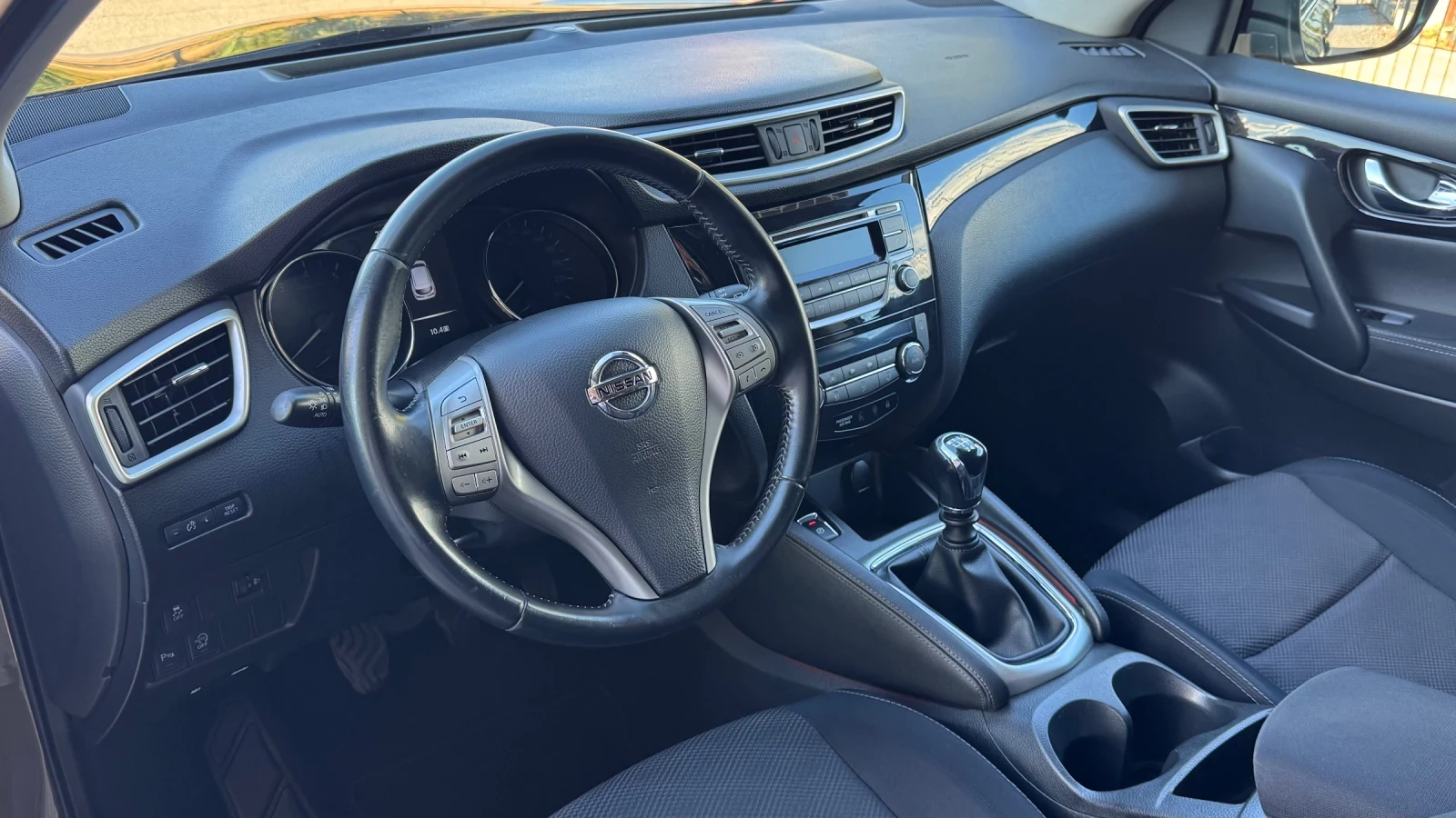 Nissan Qashqai 1.2DIG-T 115кс 6ск* ПЕРФЕКТЕН* , снимка 12 - Автомобили и джипове - 55985201