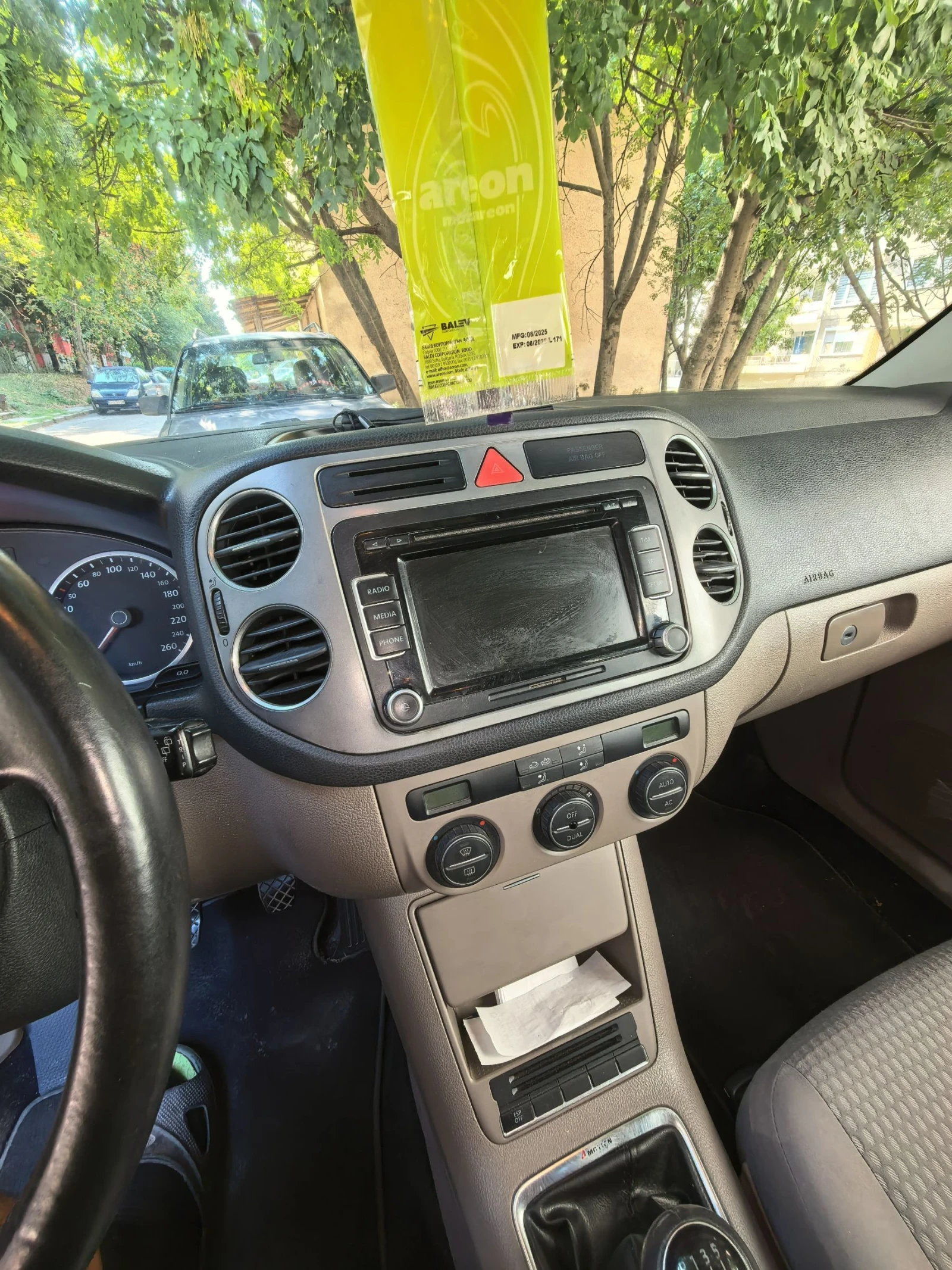 VW Tiguan 1.4 TSI  4 MOTION , снимка 14 - Автомобили и джипове - 56121541