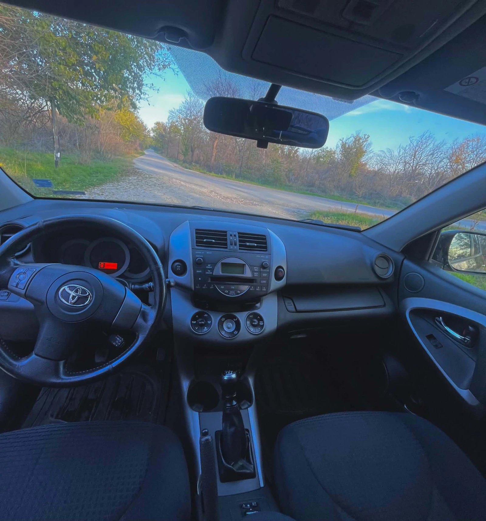 Toyota Rav4 D-4D, снимка 8 - Автомобили и джипове - 56381925