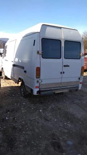 Mercedes-Benz 310 310 и 210 на части, снимка 14