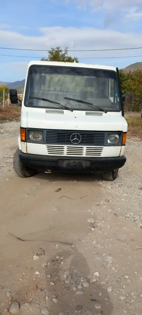 Mercedes-Benz 310 310 и 210 на части, снимка 3