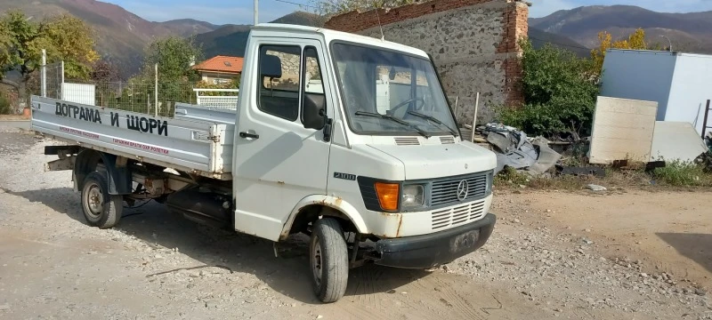 Mercedes-Benz 310 310 и 210 на части, снимка 1 - Бусове и автобуси - 31242357