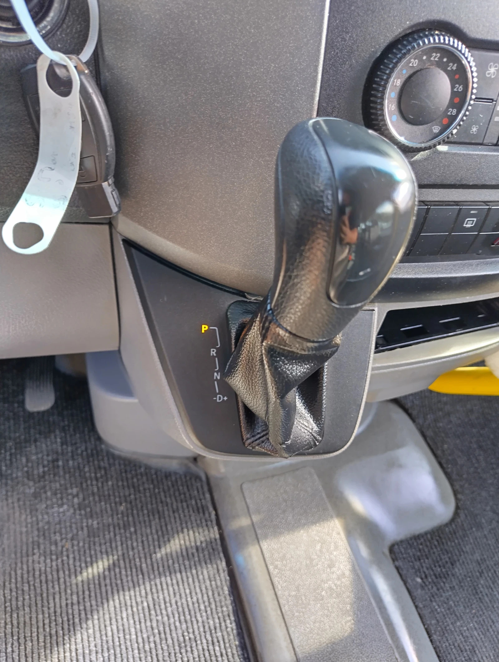 Mercedes-Benz Sprinter 313 2.2 CDI 2013г  - изображение 8