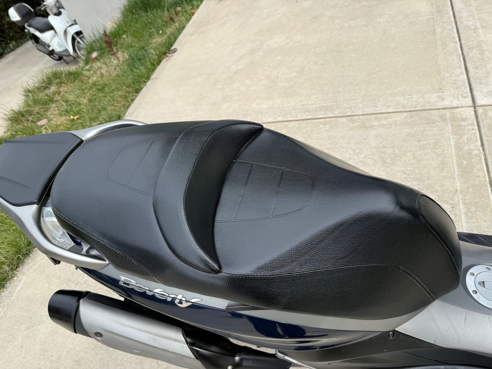 Piaggio Beverly 350 2012, снимка 10 - Мотоциклети и мототехника - 53923076