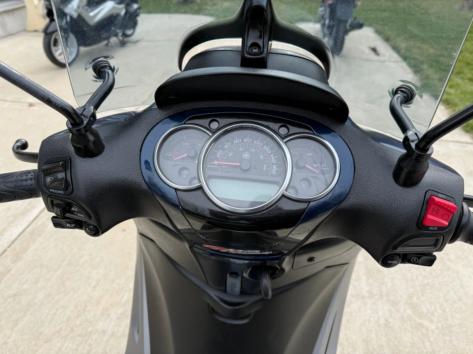 Piaggio Beverly 350 2012, снимка 11 - Мотоциклети и мототехника - 53923076