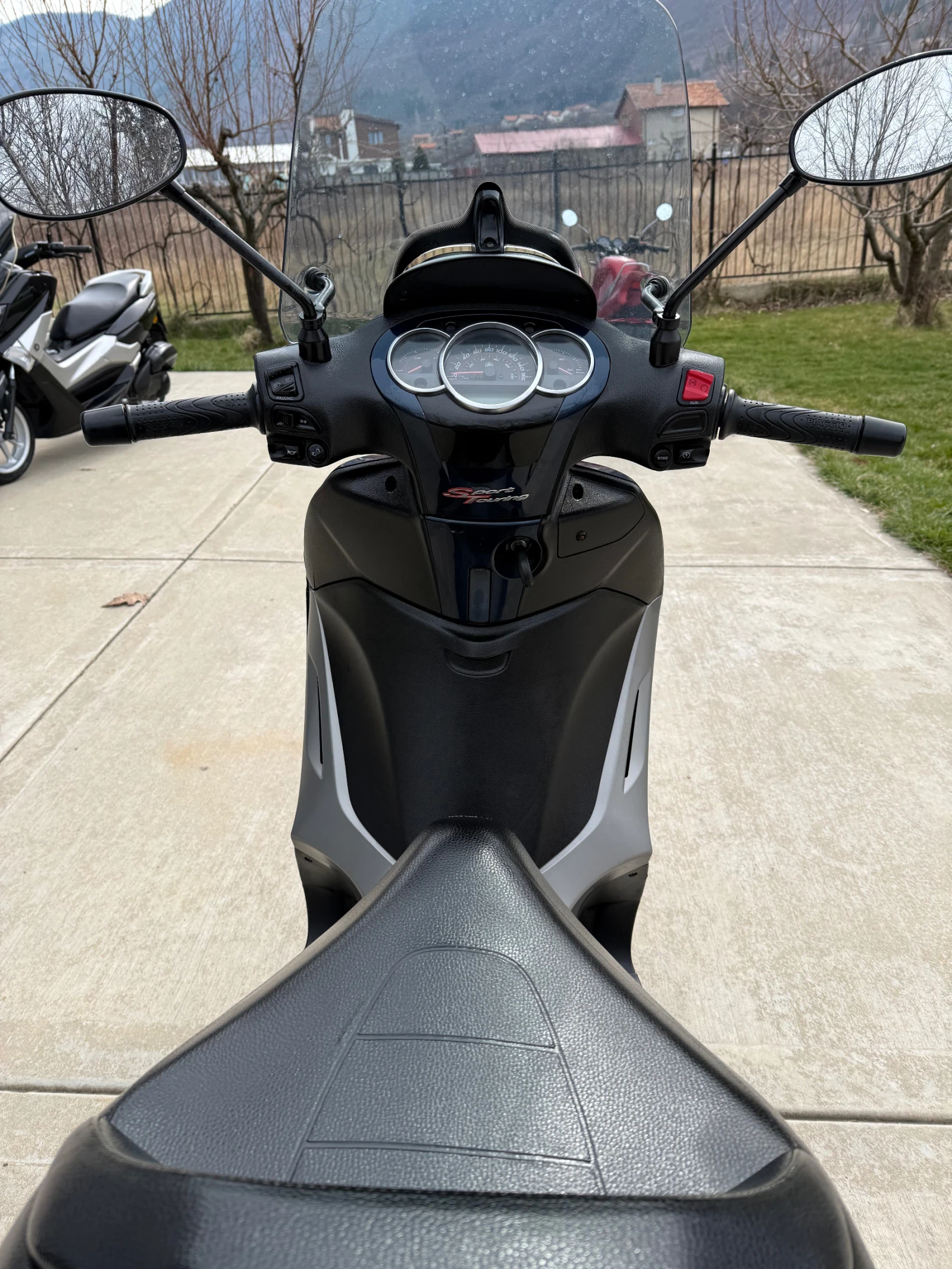 Piaggio Beverly 350 2012, снимка 9 - Мотоциклети и мототехника - 53923076