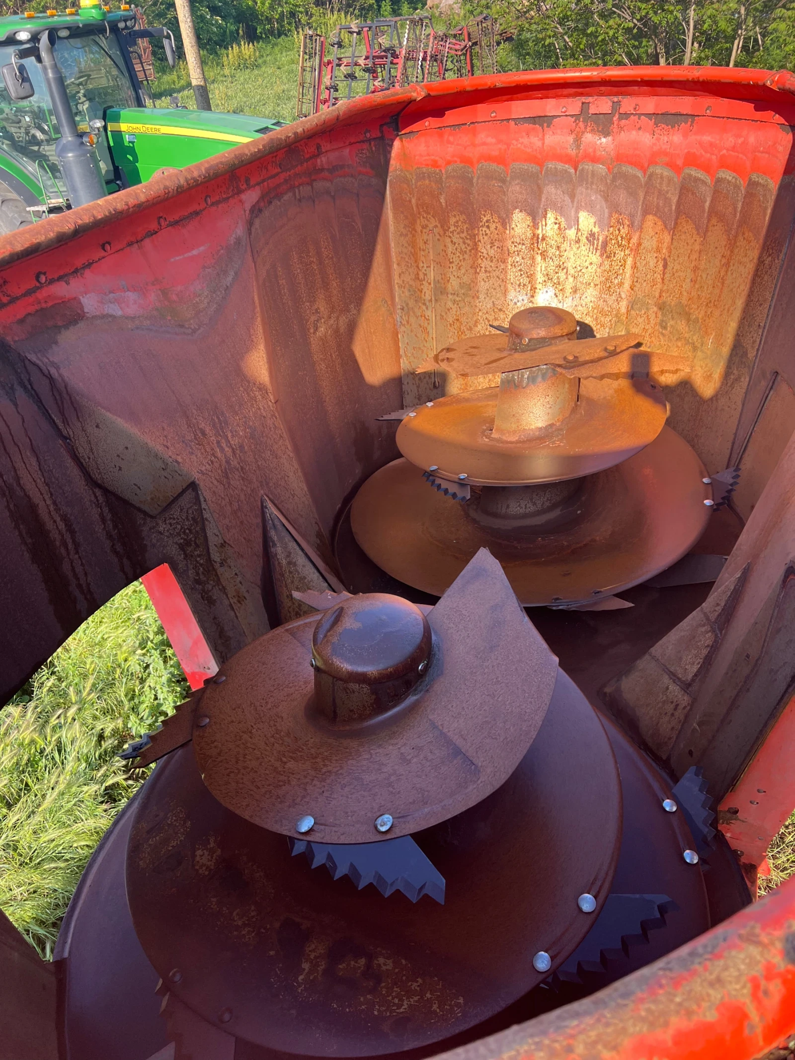    KUHN 15  | Mobile.bg   6