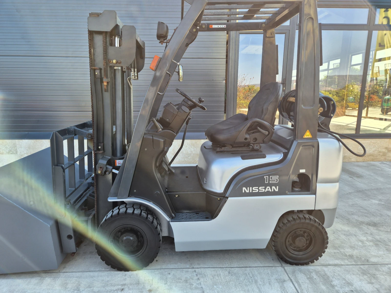  Nissan     / +  ! | Mobile.bg   2