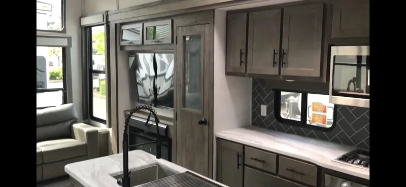 Каравана Други Wildwood Grand Lodge, снимка 4 - Каравани и кемпери - 52633422