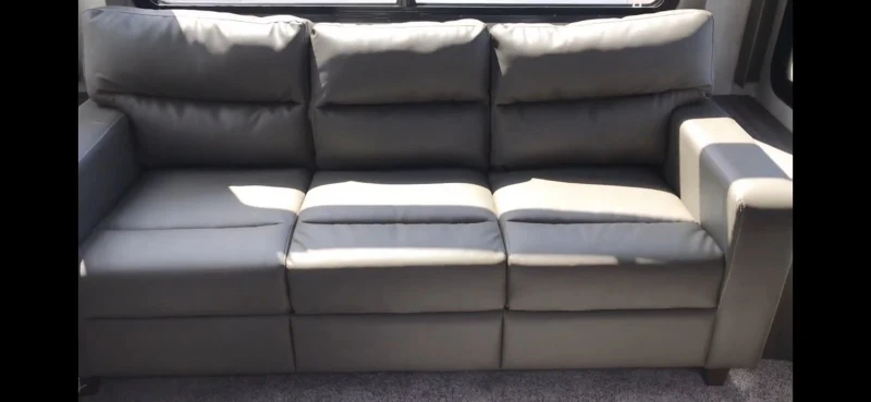 Каравана Други Wildwood Grand Lodge, снимка 13 - Каравани и кемпери - 52633422