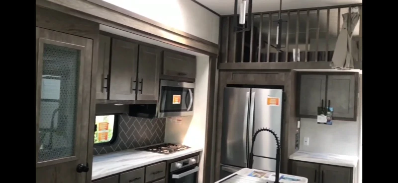 Каравана Други Wildwood Grand Lodge, снимка 6 - Каравани и кемпери - 52633422