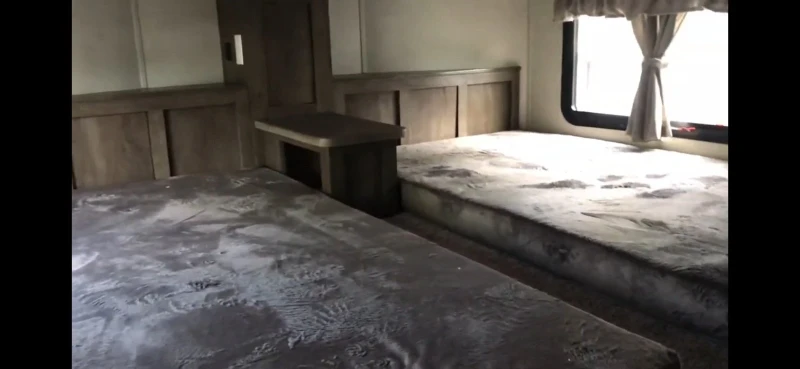 Каравана Други Wildwood Grand Lodge, снимка 11 - Каравани и кемпери - 52633422