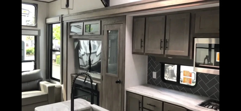 Каравана Други Wildwood Grand Lodge, снимка 2 - Каравани и кемпери - 52633422