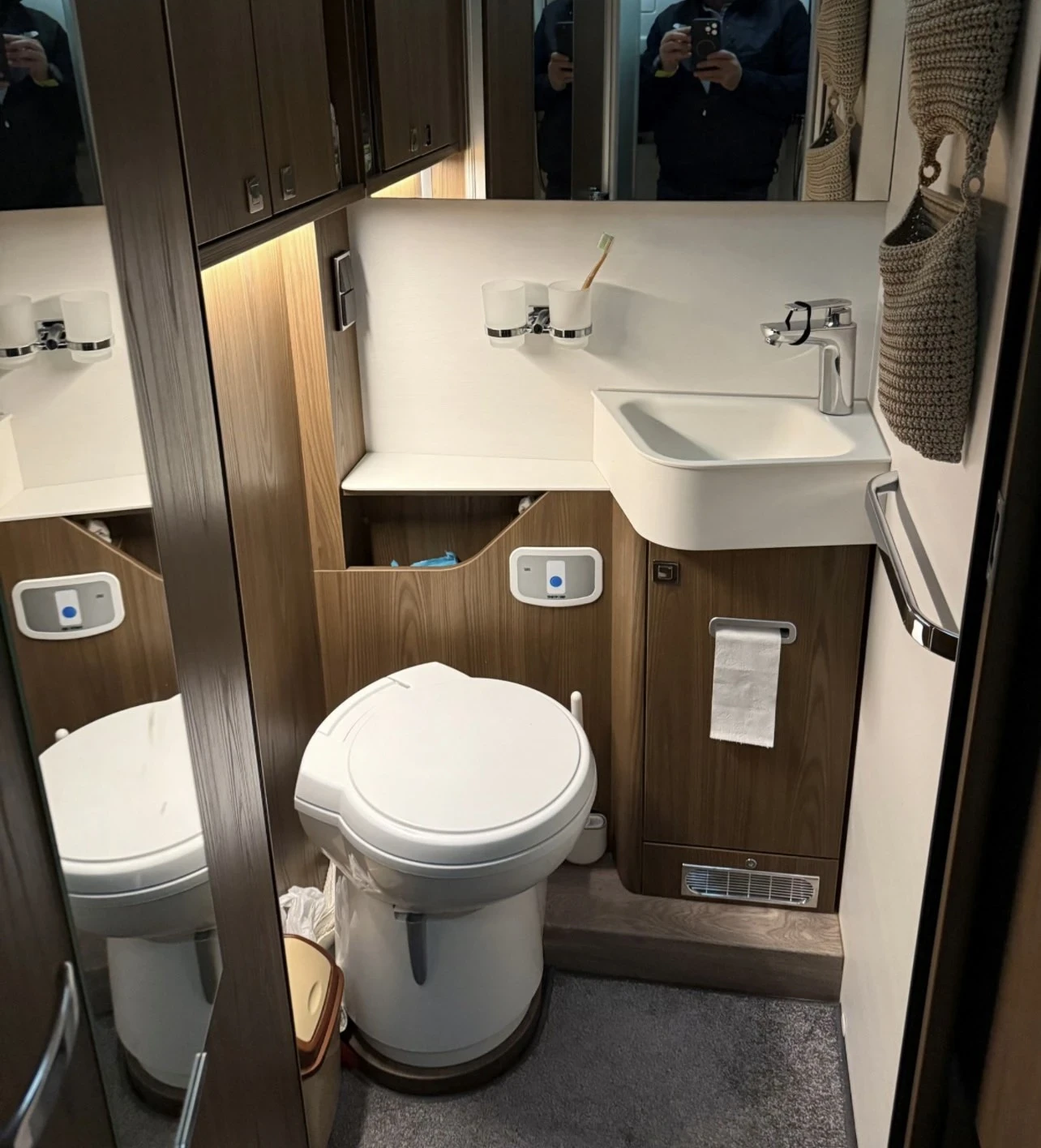 Кемпер HYMER / ERIBA BML-I 780, снимка 10 - Каравани и кемпери - 54326021