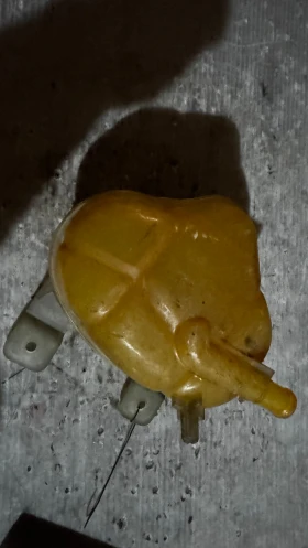 Разширителен съд , охладителна течност за Opel Monterey , снимка 2 - Части - 53409055