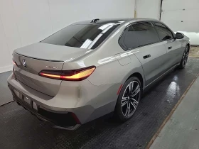 BMW i7 XDRIVE60* АМБИЕНТ * SWAROWSKI* HEADUP* 360, снимка 3 - Автомобили и джипове - 53648245