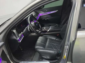 BMW i7 XDRIVE60* АМБИЕНТ * SWAROWSKI* HEADUP* 360, снимка 8 - Автомобили и джипове - 53648245