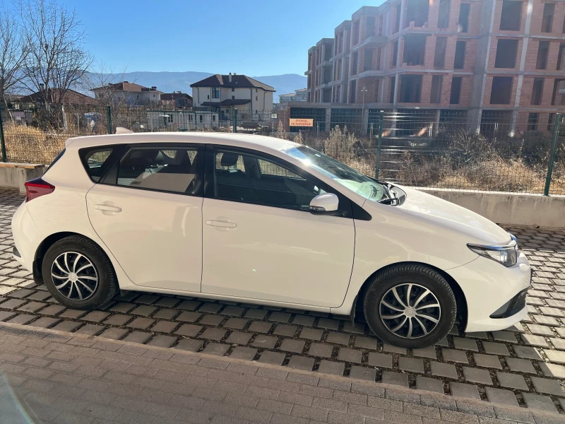 Toyota Auris, снимка 5 - Автомобили и джипове - 48087724