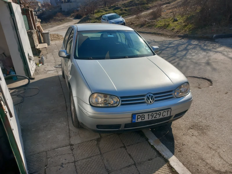 VW Golf, снимка 4 - Автомобили и джипове - 49246367