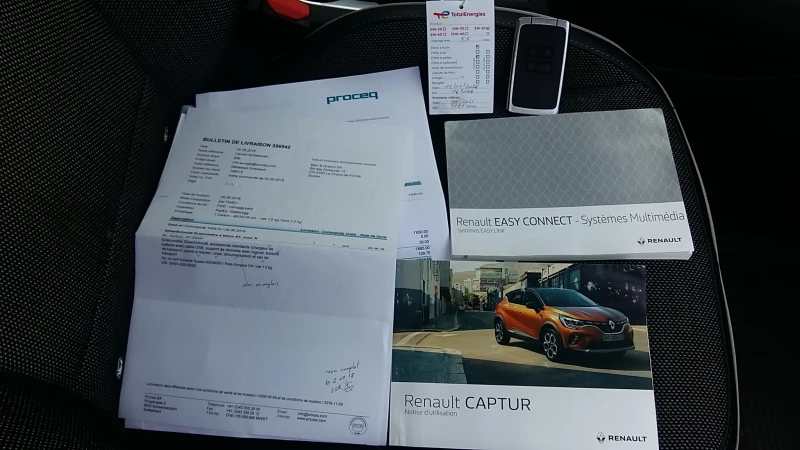 Renault Captur 1.3i16v-TCe Intens!, снимка 12 - Автомобили и джипове - 49327883