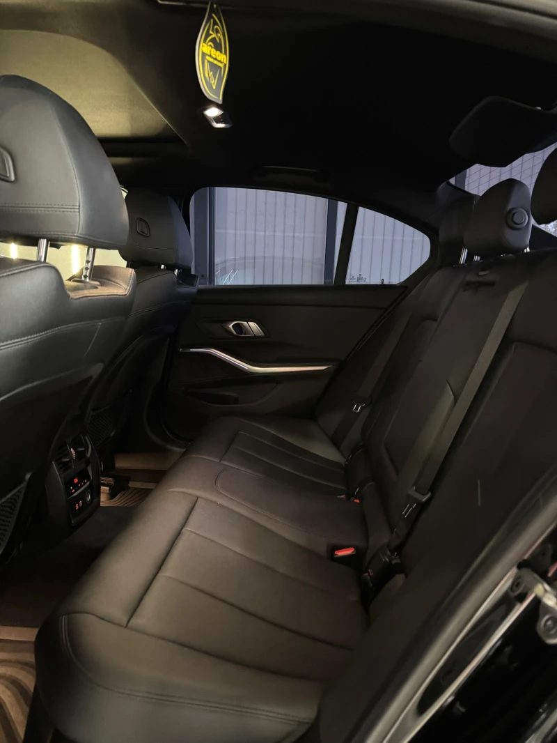 BMW 330 i SPORTPACKET* Шибедах* Камера, снимка 5 - Автомобили и джипове - 52114004