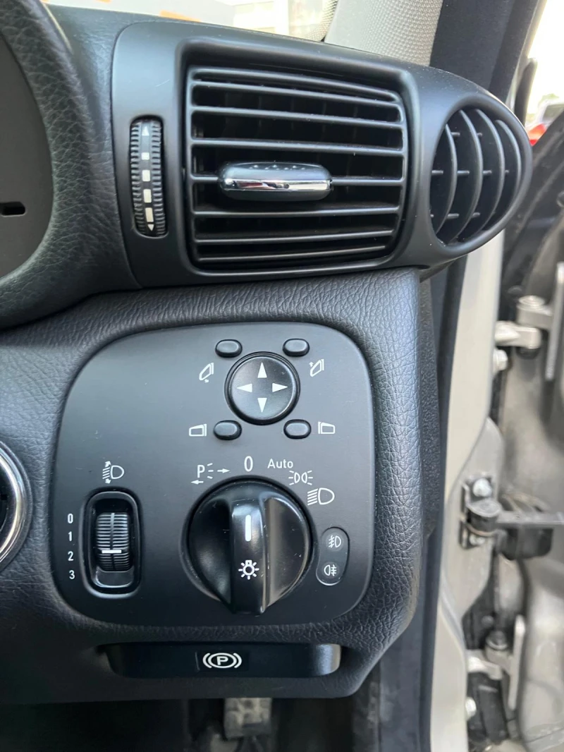 Mercedes-Benz C 220 Реален Пробег Спортен пакет AMG Line, снимка 14 - Автомобили и джипове - 53101512