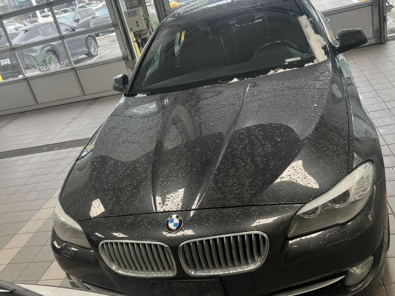 BMW 550 i X-DRIVE* KEYLESS* 360CAM* АвтоКредит(ЦЕНА ДО БГ), снимка 2 - Автомобили и джипове - 53576199