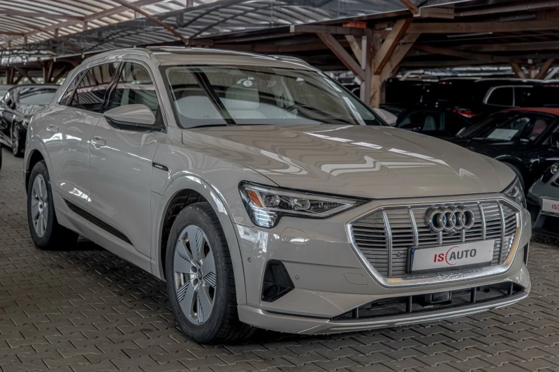 Audi E-Tron 55 95kWh/Quattro/Камера 360/Обдухване/Bang&Olufsen, снимка 2 - Автомобили и джипове - 53580994