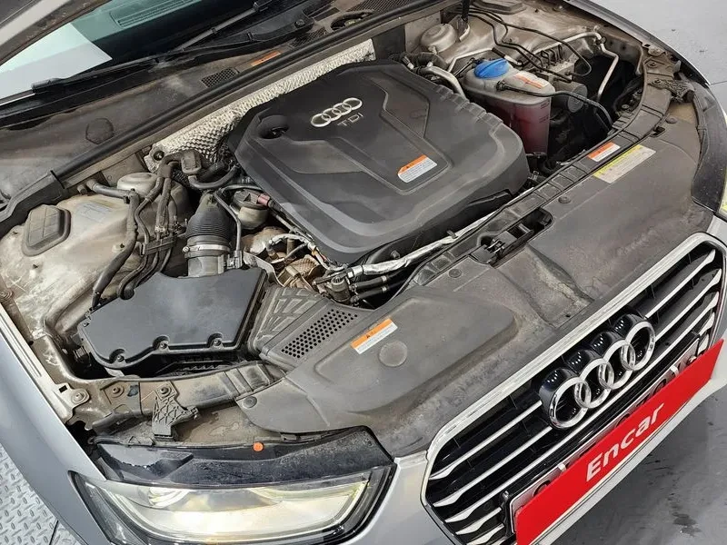 Audi A4 2.0 TDI, снимка 6 - Автомобили и джипове - 54143345