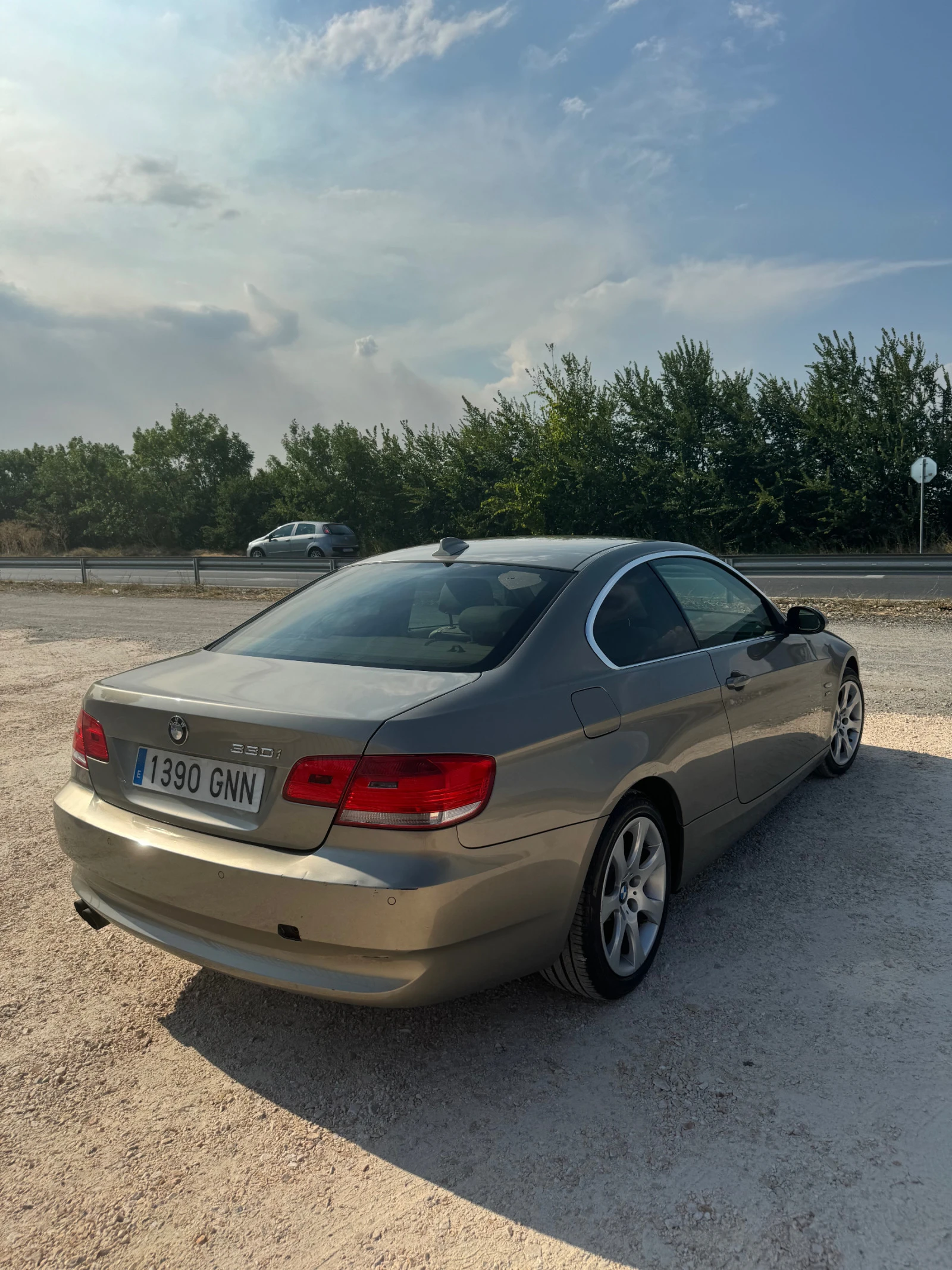 BMW 330 3.0i xDrive  - изображение 6