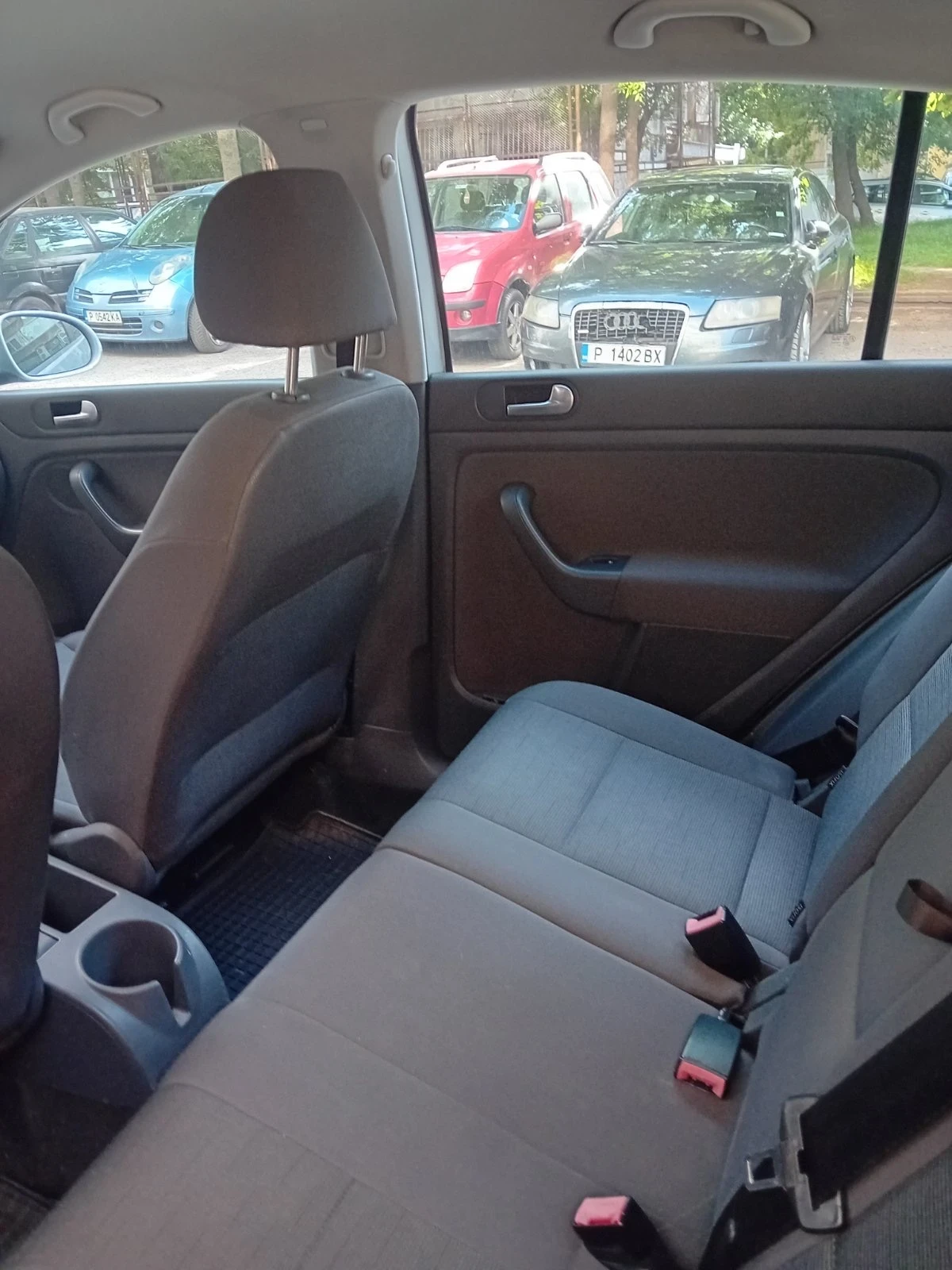 VW Golf Plus 1.9 TDI / като нов/ обслужен - изображение 9