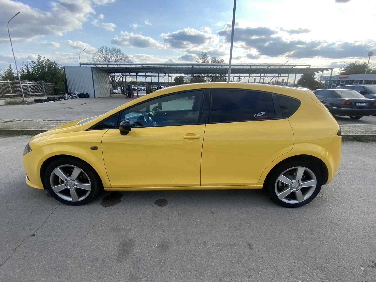 Seat Leon 2.0TDI FR - изображение 2