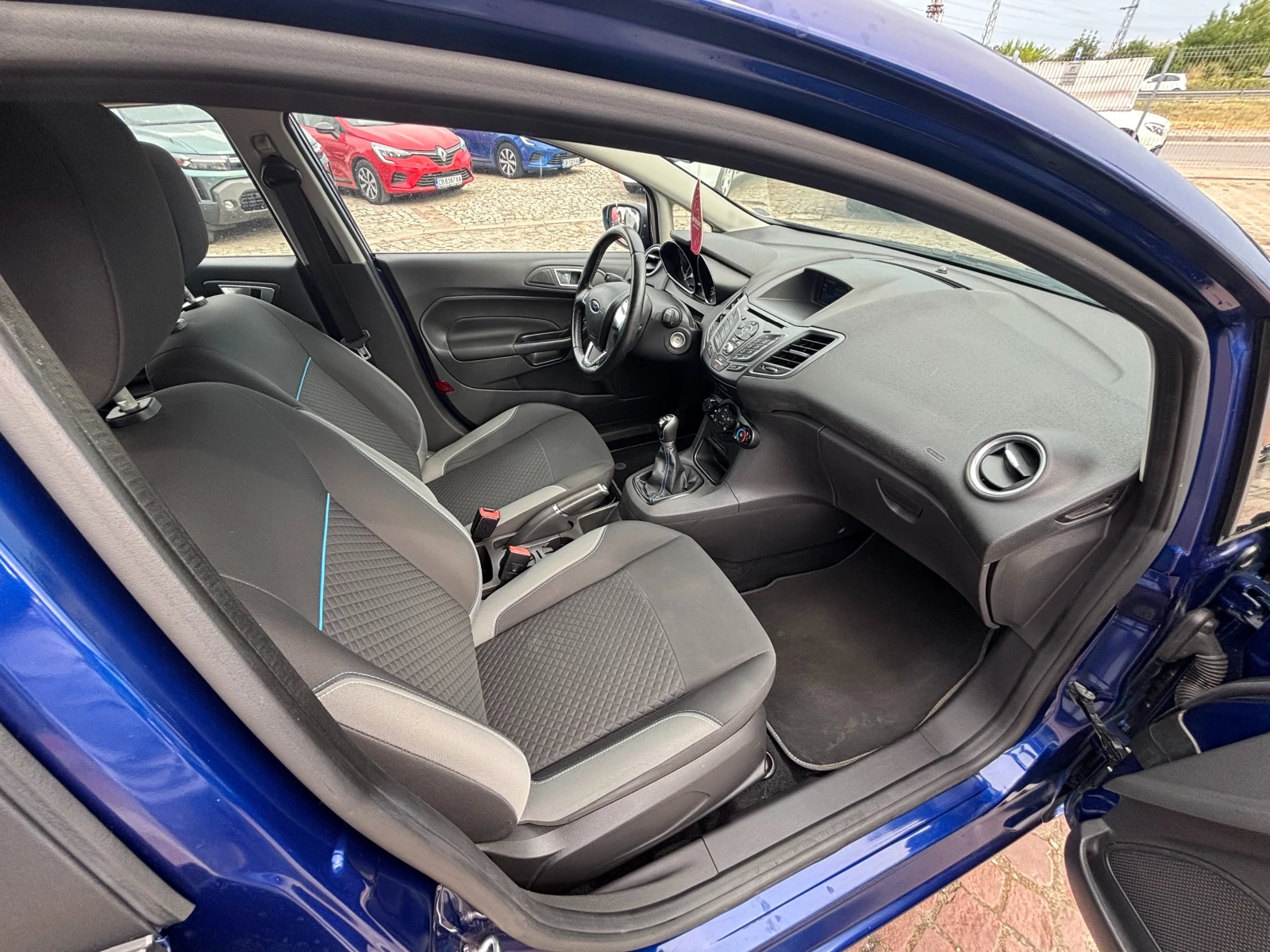 Ford Fiesta 1.2 куб. / 80 к.с. - изображение 10