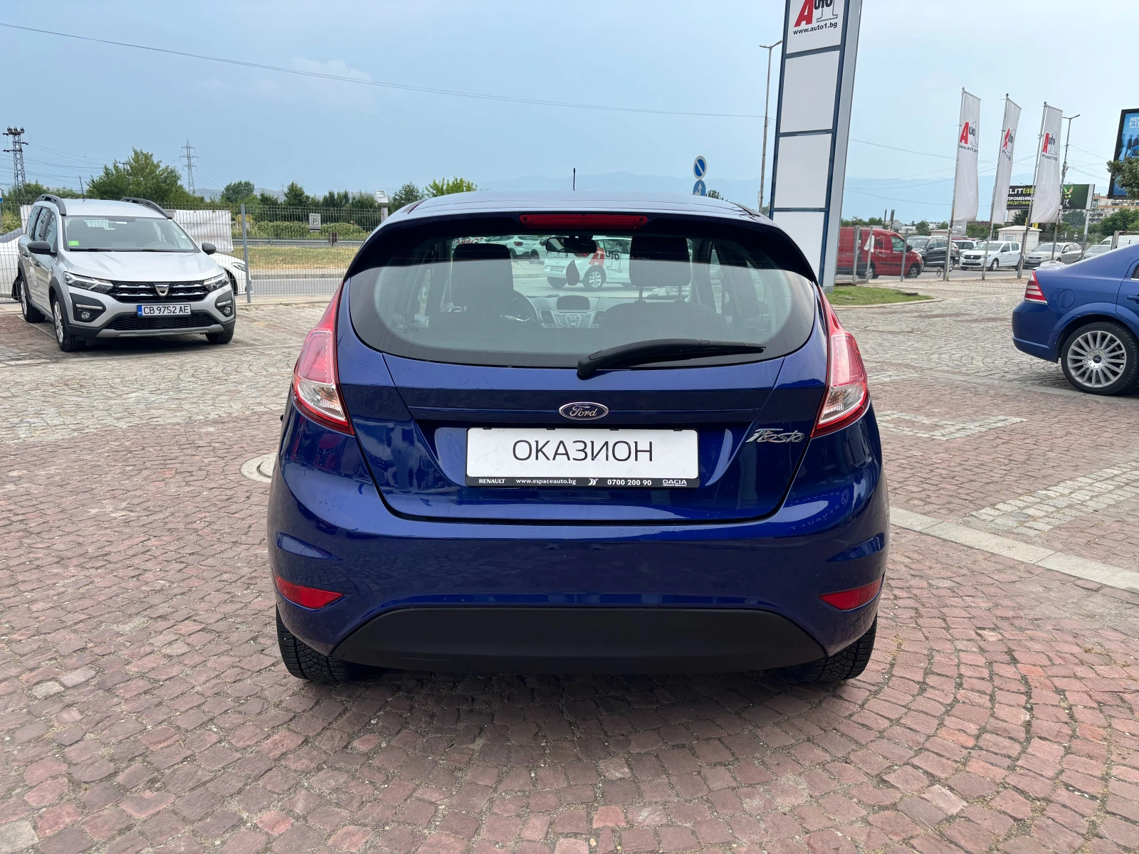 Ford Fiesta 1.2 куб. / 80 к.с. - изображение 8