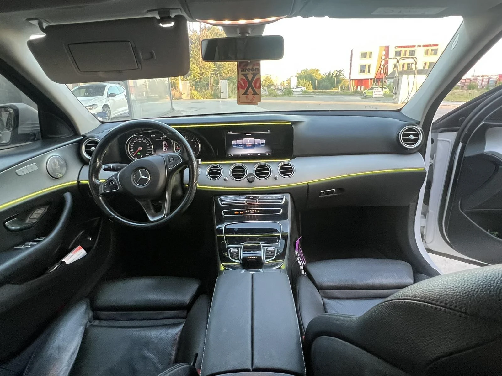 Mercedes-Benz E 220 Е220d, снимка 5 - Автомобили и джипове - 56309379