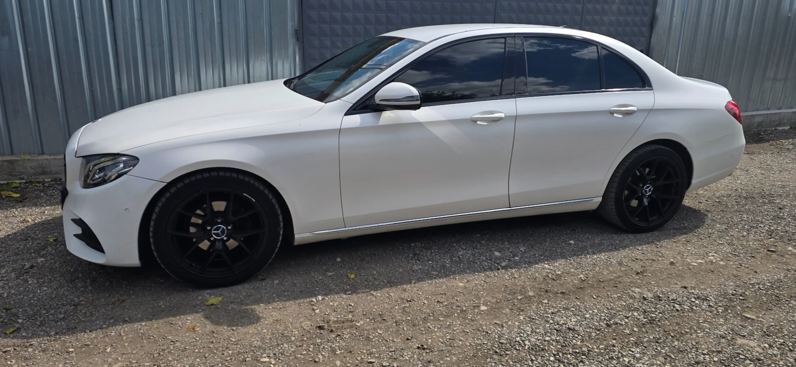 Mercedes-Benz E 220 Е220d, снимка 2 - Автомобили и джипове - 56309379