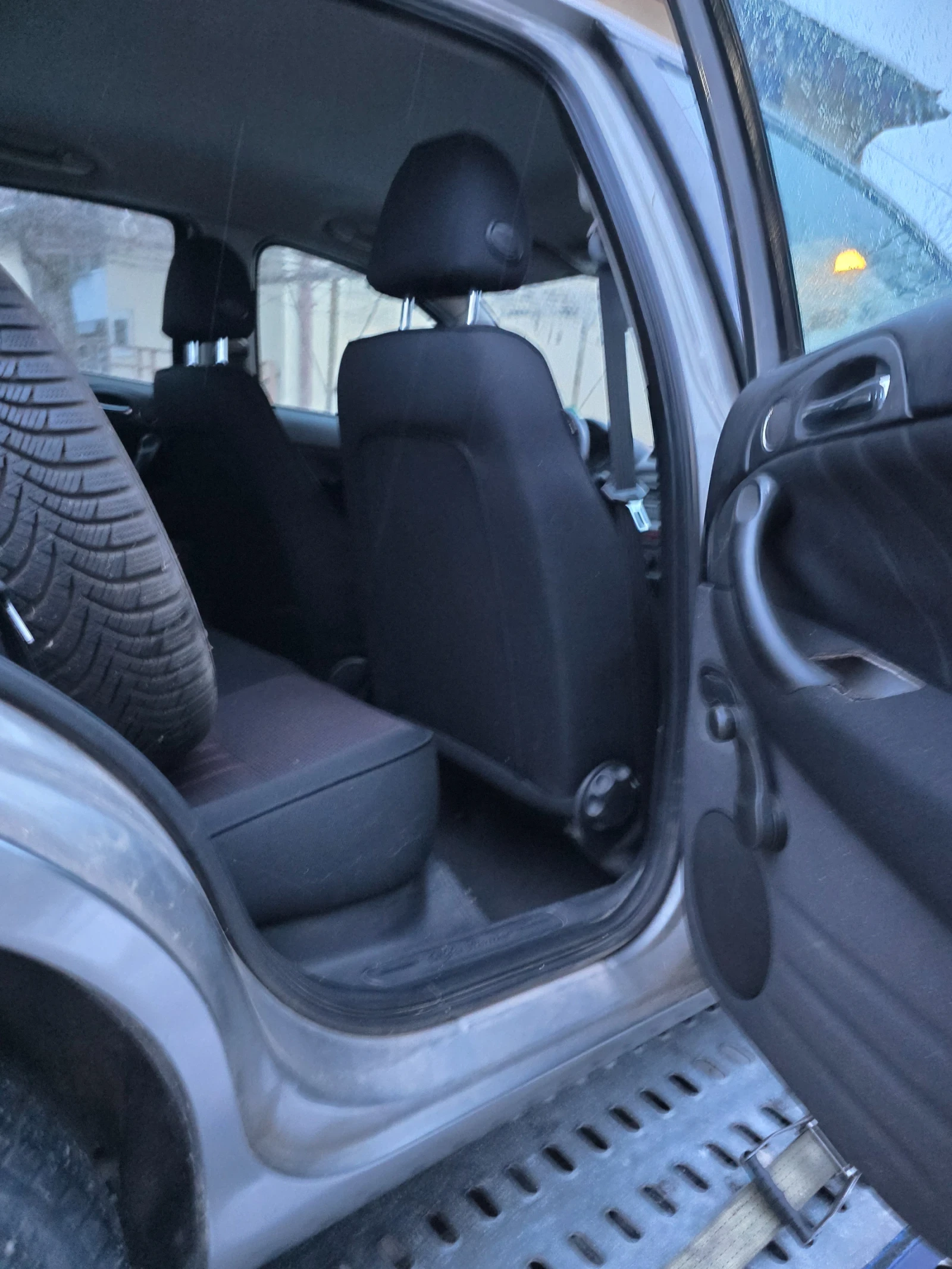 Alfa Romeo 147 1.8 GT - изображение 6